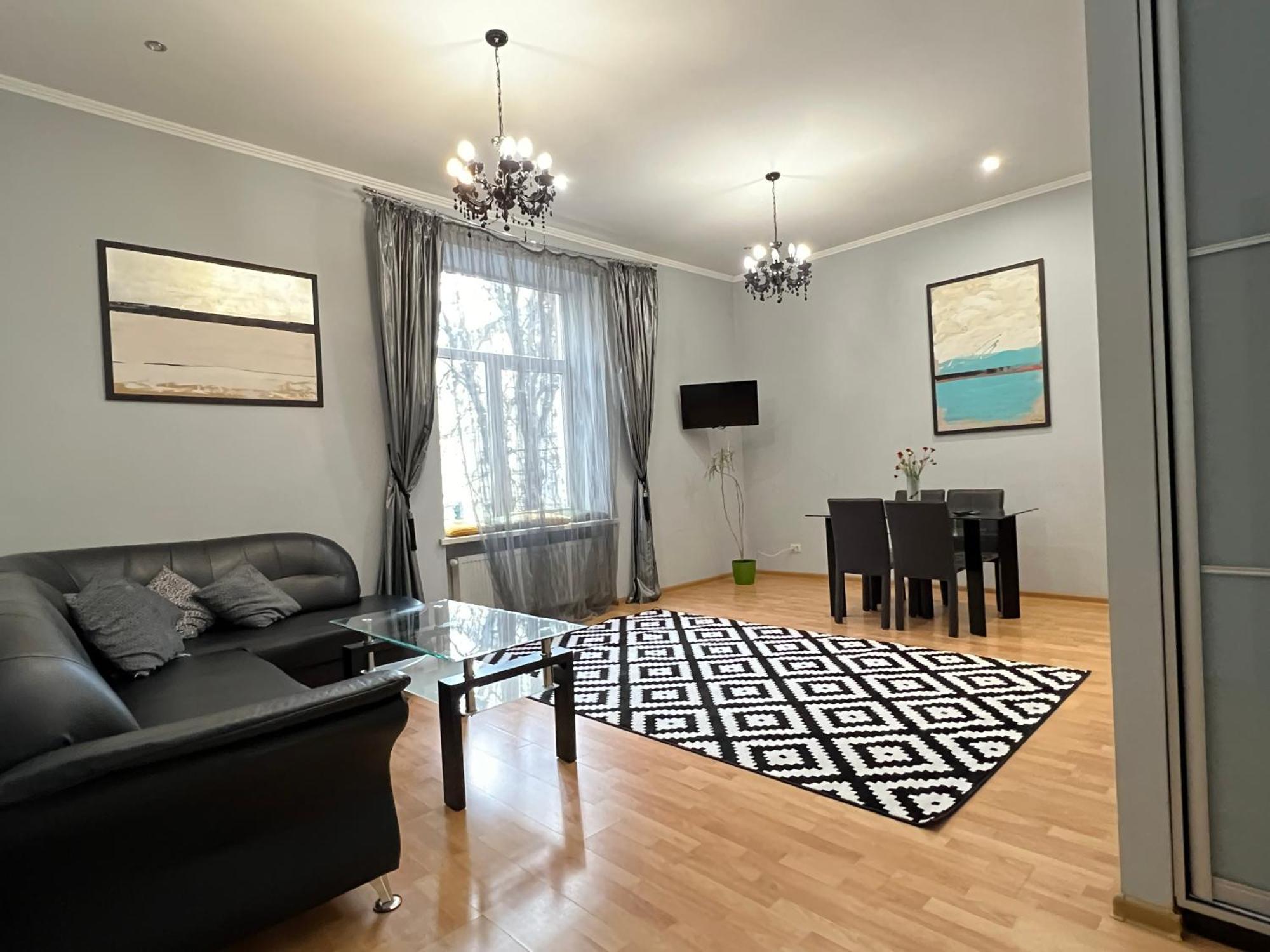 Apartments On Skoryka Str Львов Экстерьер фото